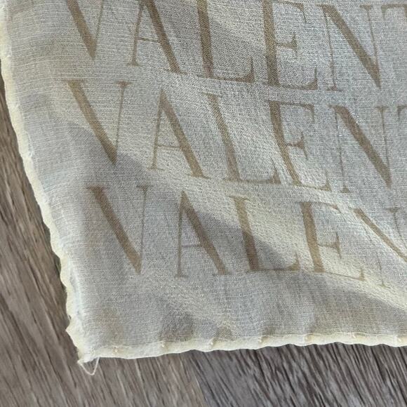 Vintage Valentino Silk Logo Scarf Beige Tan Ombre Wrap Italy 1980s 1990s 26x70 - Picture 4 of 8